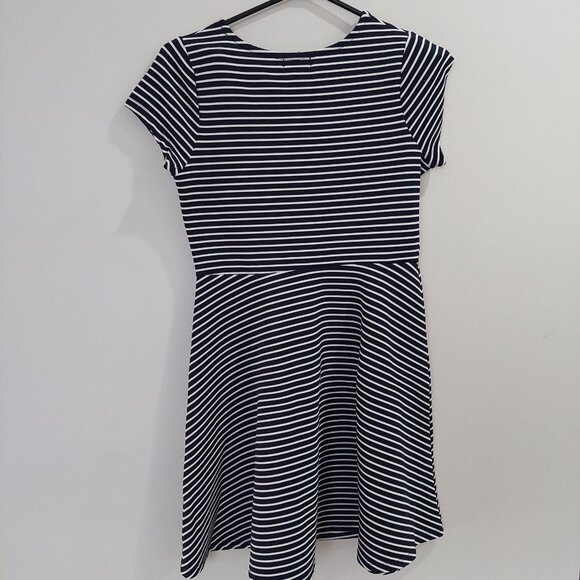 4 Ever Free Black/White Striped Flare Fit Stretchy Mini Dress, Girls 16/W XS - Picture 2 of 8